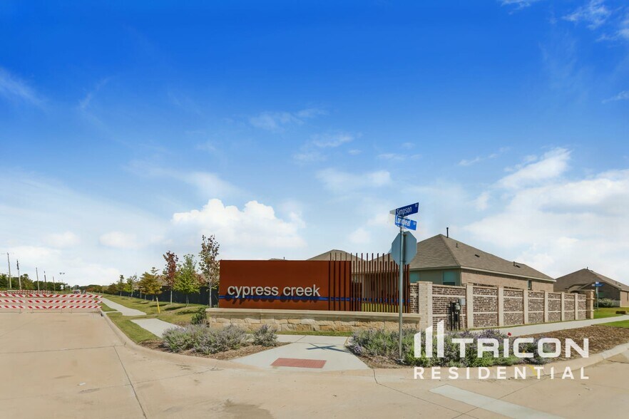 Building Photo - 807 Ginkgo Wy