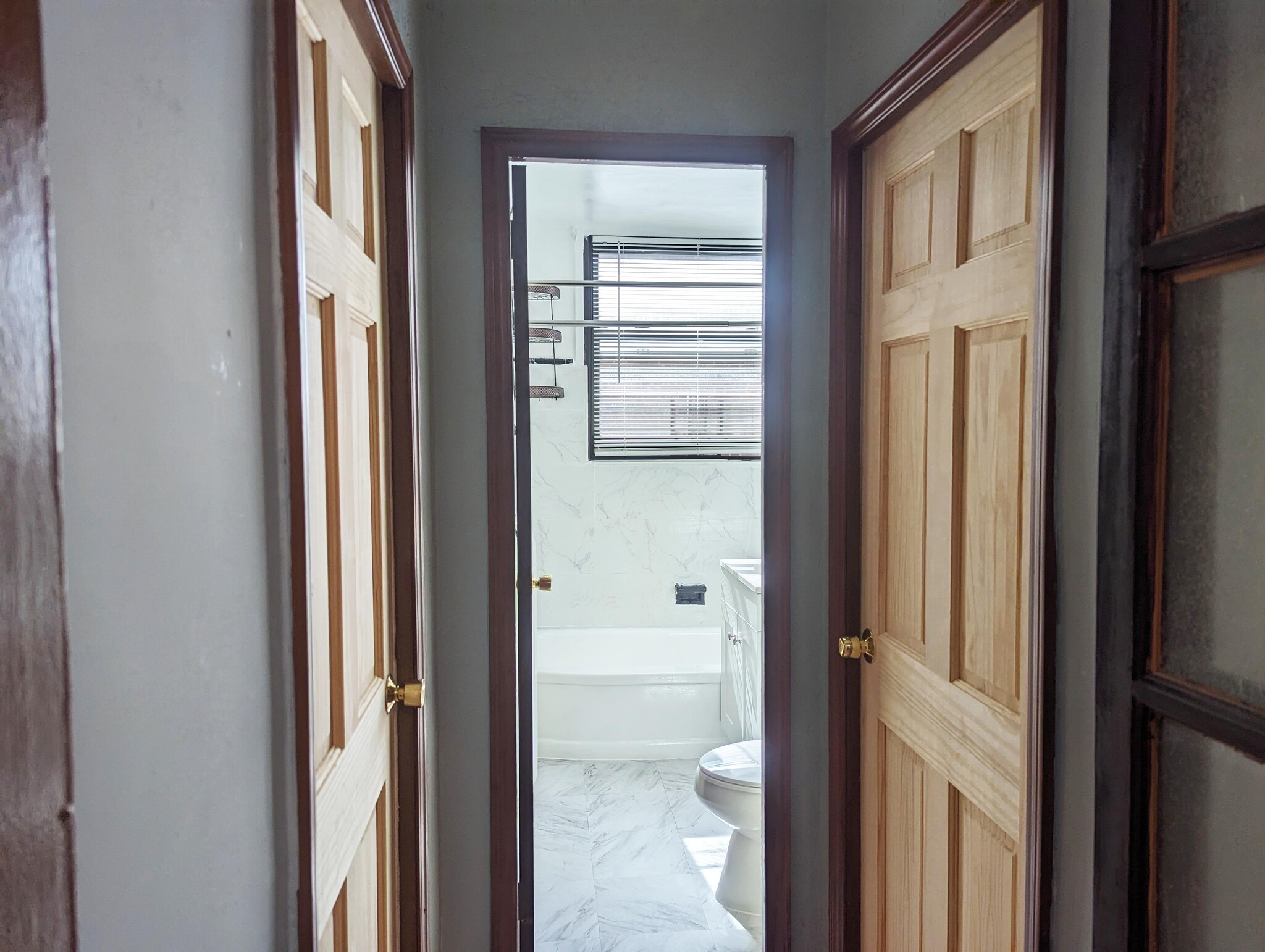 Large bathroom - 9822 63rd Dr