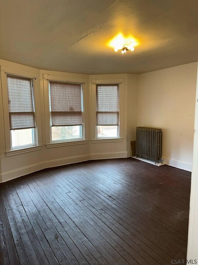 Building Photo - 86 Golde St