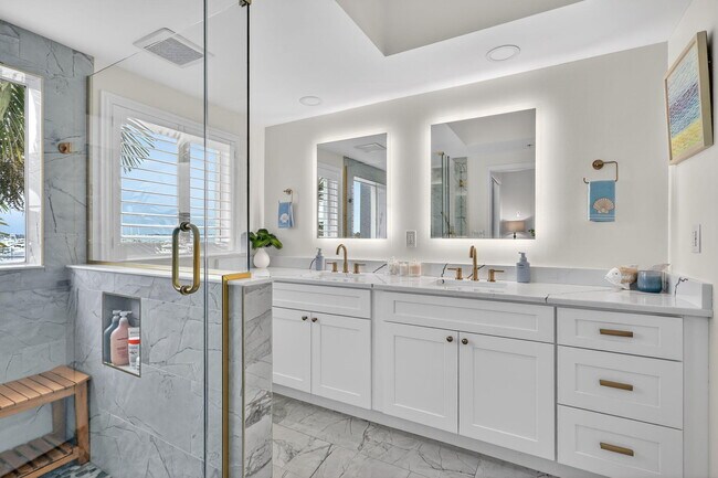 Building Photo - 675 NW Flagler Ave