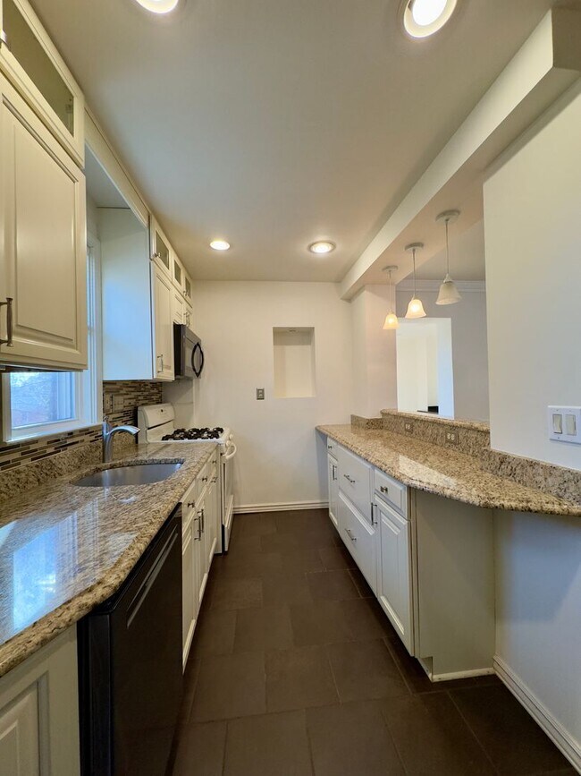 Building Photo - Charming 3 Bedroom/1 Bathroom in Woodring, MD!