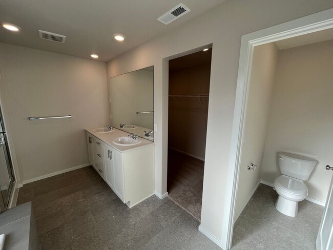 Building Photo - Brand New Construction Across from Park