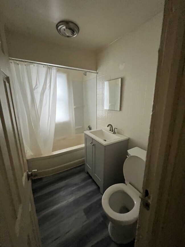 Building Photo - 347-349 N Beech St