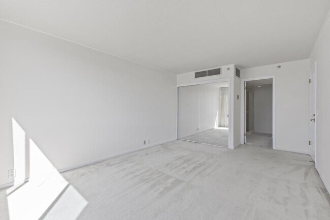 Building Photo - 1341 Kapiolani Blvd