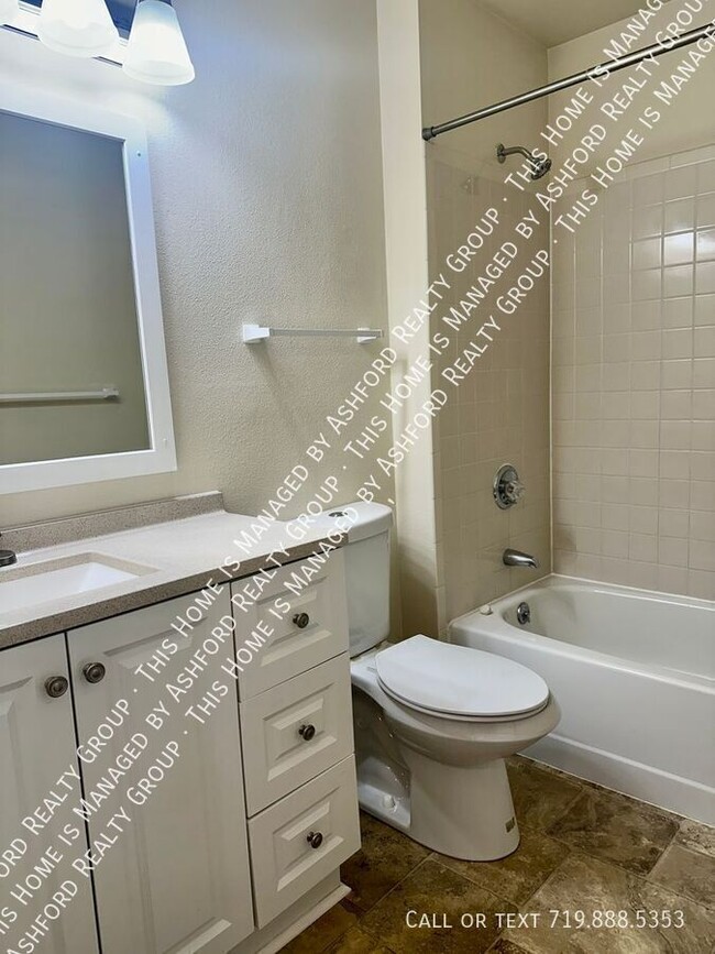 Building Photo - 1120 Yuma St