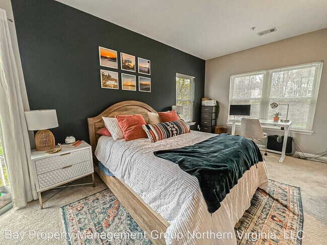 Building Photo - 2 br, 2 bath House - 6559 Grange Ln #402