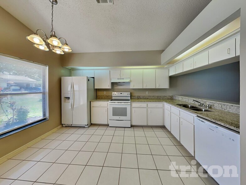 Building Photo - 4307 Larrys Lagoon