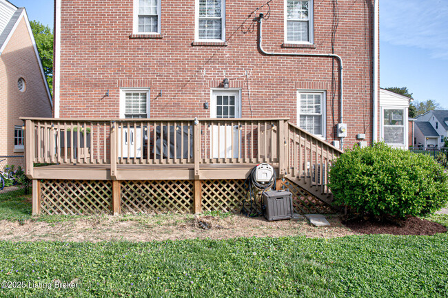Building Photo - 2418 Brighton Dr
