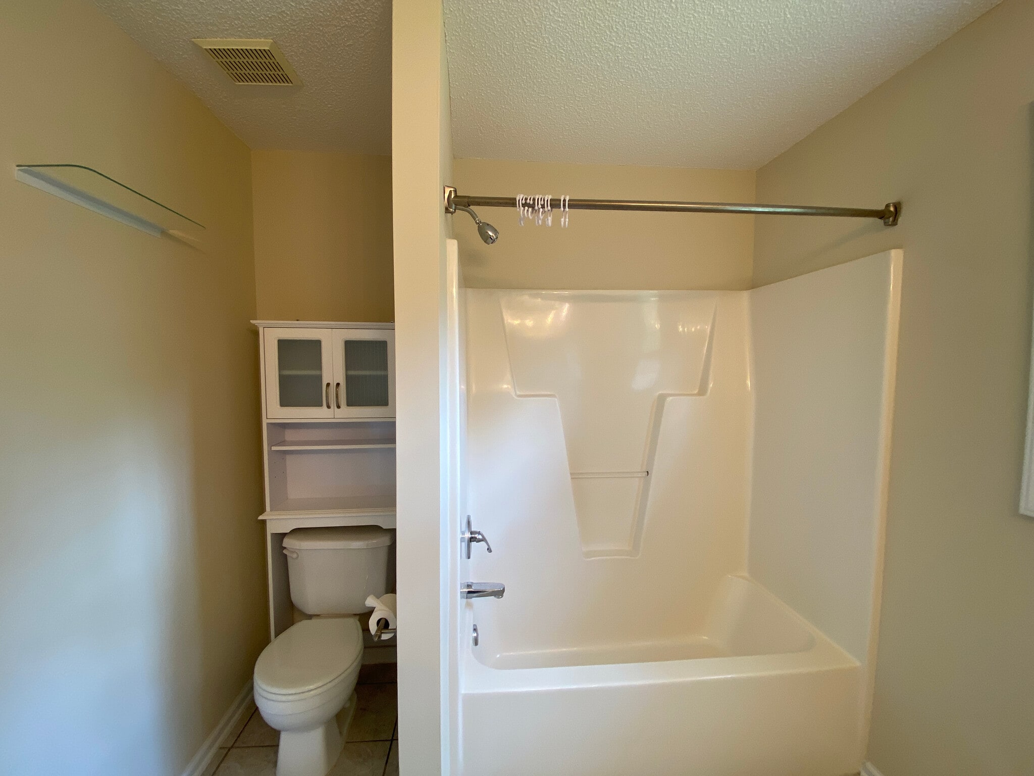 Building Photo - Room in House on Ujamaa Dr