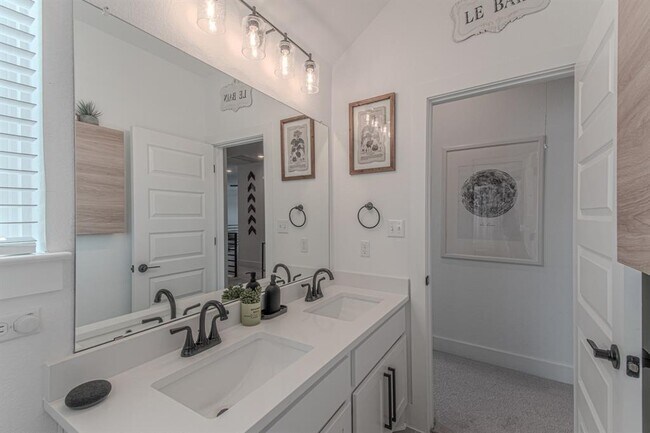 Building Photo - 308 Millbend Rd