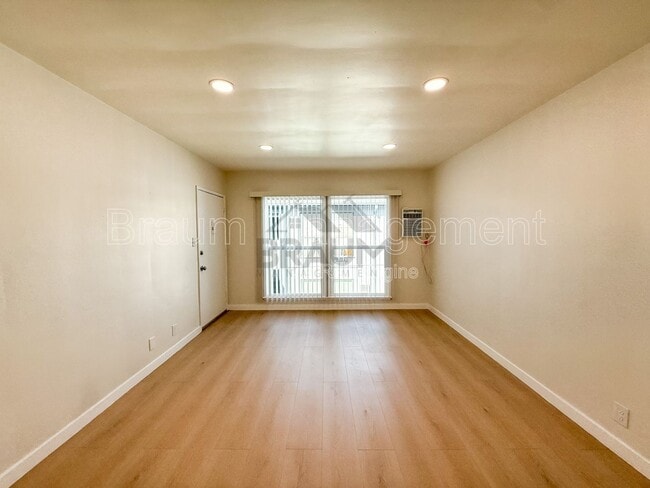 Building Photo - 7333 Woodman Ave