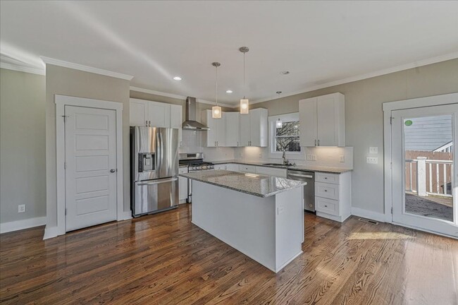 Building Photo - Beautiful House in East Nashville!