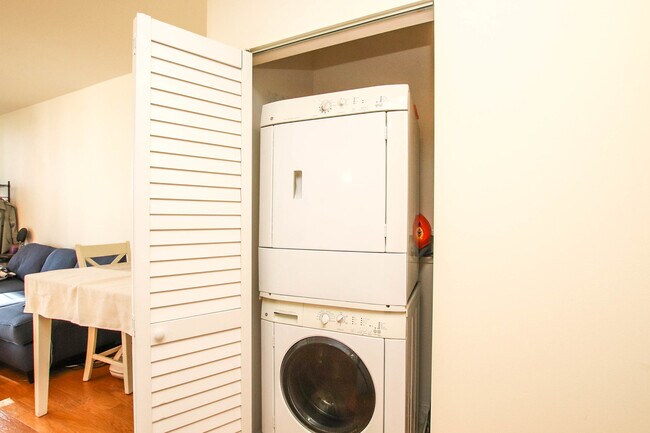 Building Photo - 1400 S Michigan Ave