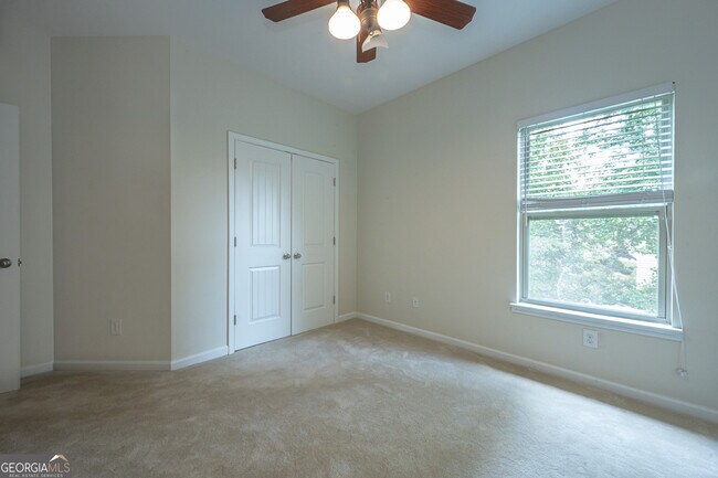 Building Photo - 1675 Great Heron Cove