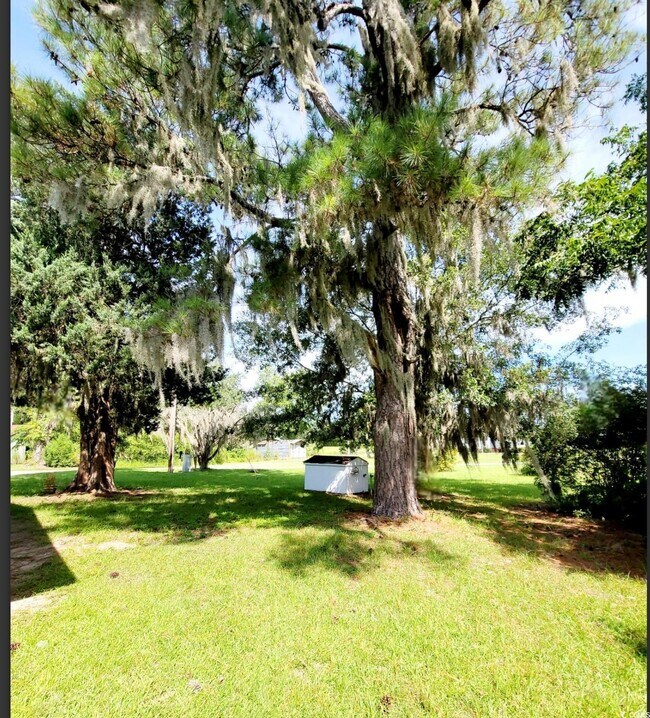 Building Photo - 6003 Sunrise Dr