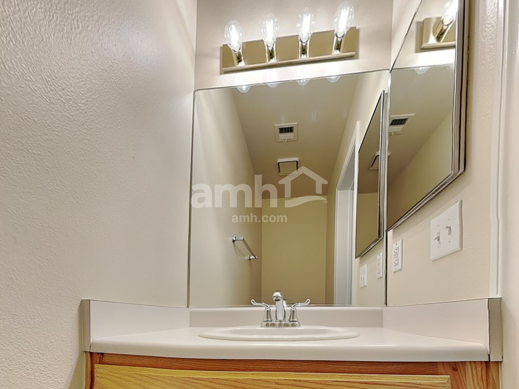 Building Photo - 8225 Diamond Star Ct