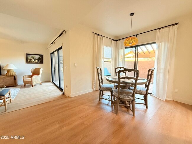 Building Photo - 5640 E Bell Rd