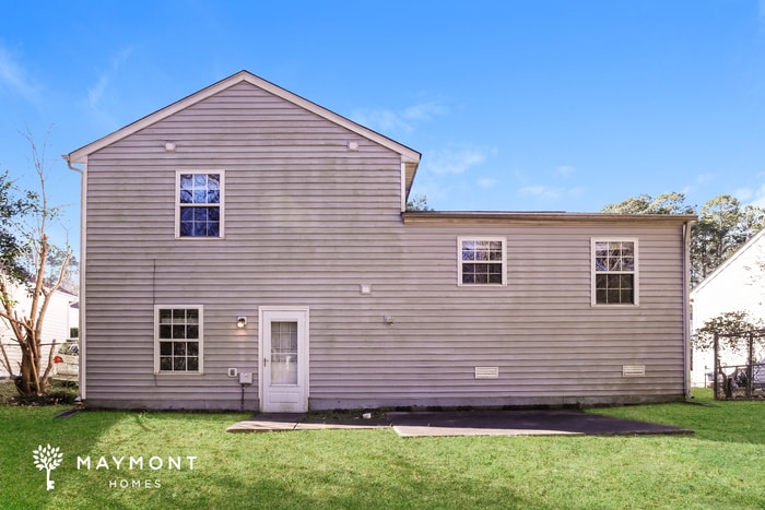 Building Photo - 2717 Midway Park Ct