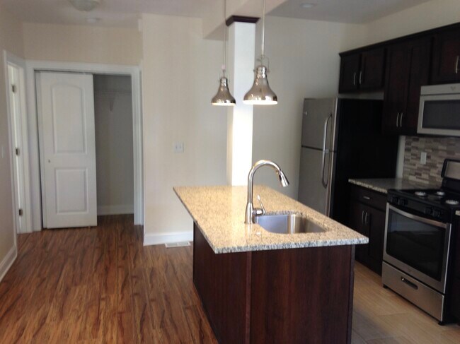 Building Photo - UNION