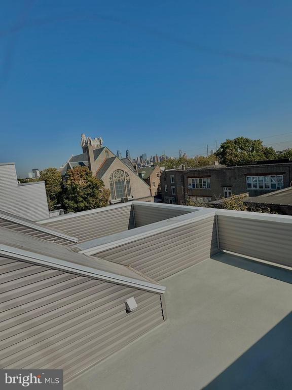 Building Photo - 1636 S Bailey St