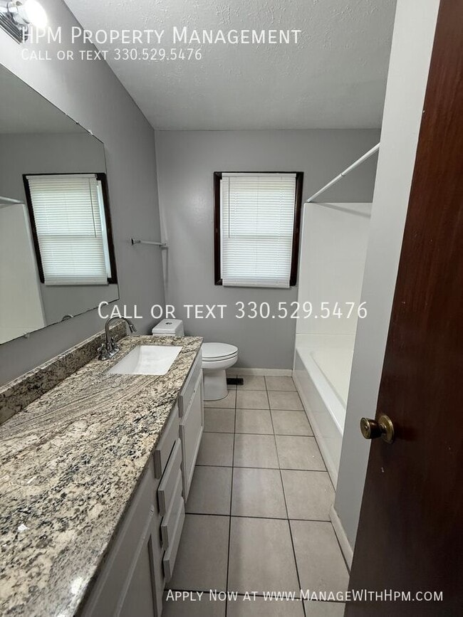 Building Photo - 6576 Ravenwood Ave NW