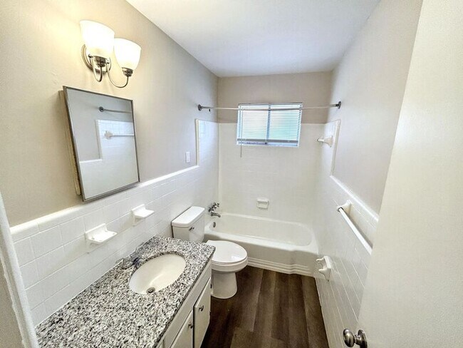 Building Photo - 7736 Rugby Ave