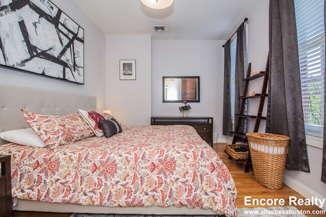 Building Photo - 7 Harvard Square