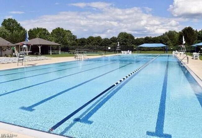 Building Photo - Gorgeous home for rent in very desirable M...