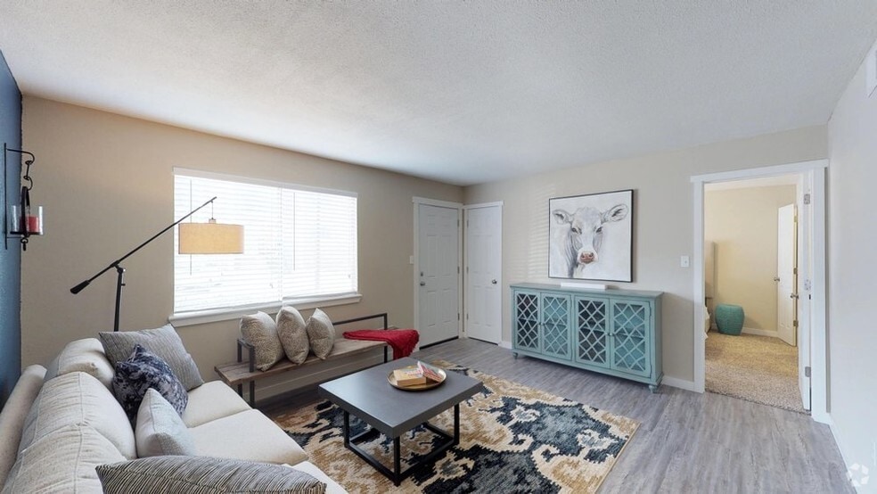 Primary Photo - Charleston Apartments