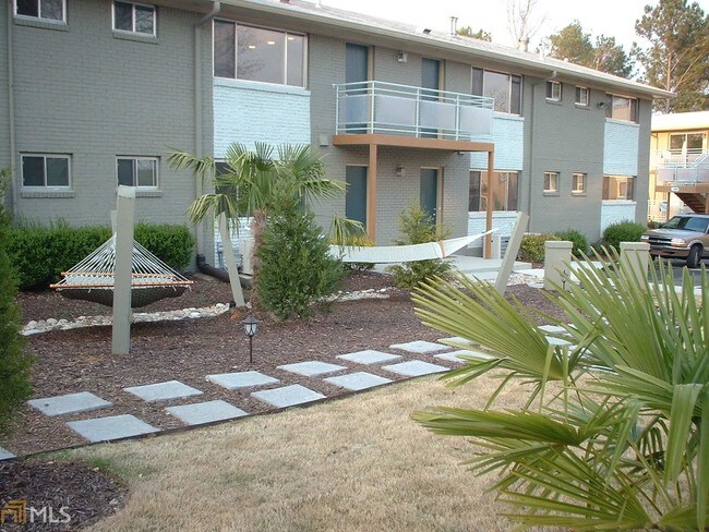 Building Photo - 3046 Briarcliff Rd NE