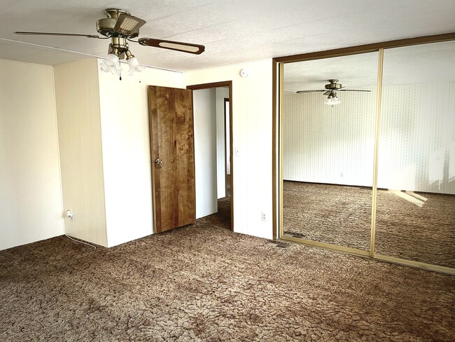 Building Photo - 1715 17th Ave S