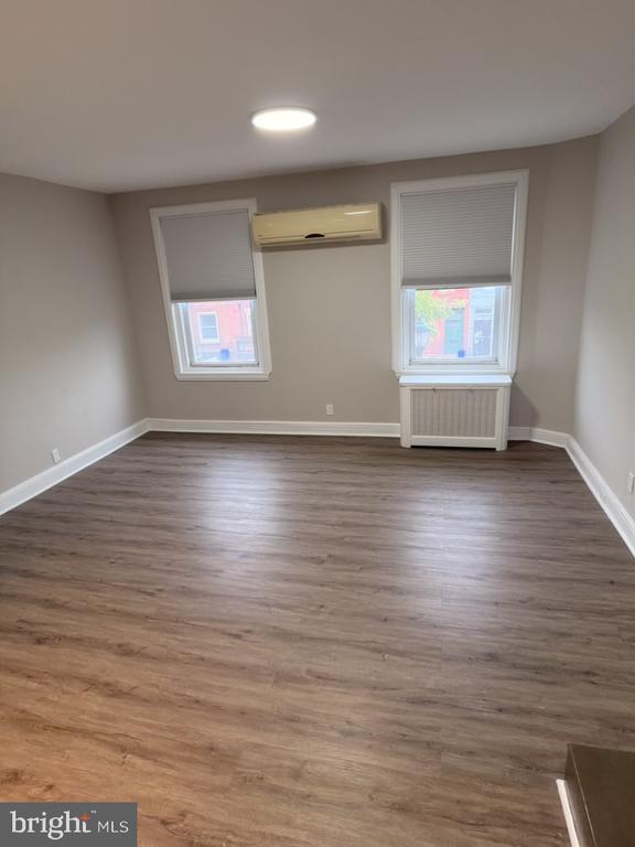 Building Photo - 2917 W Girard Ave
