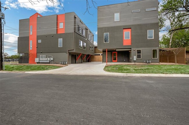 Building Photo - 700 Denson Dr
