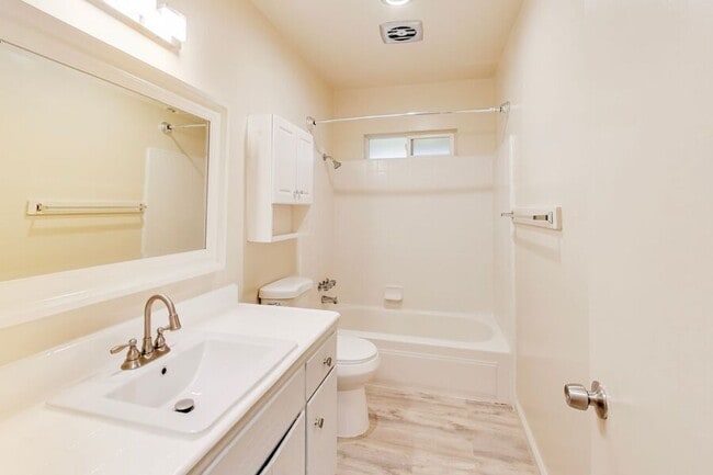 Building Photo - 1279 Ayala Dr