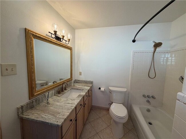 Building Photo - 4840 Rye St