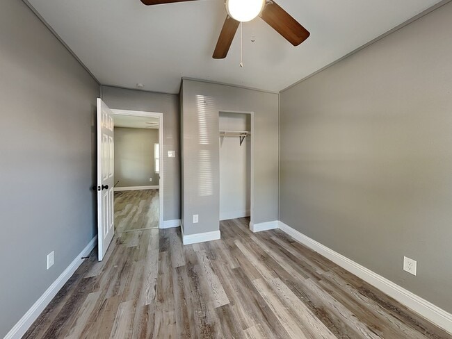 Building Photo - 2211 Hooper St