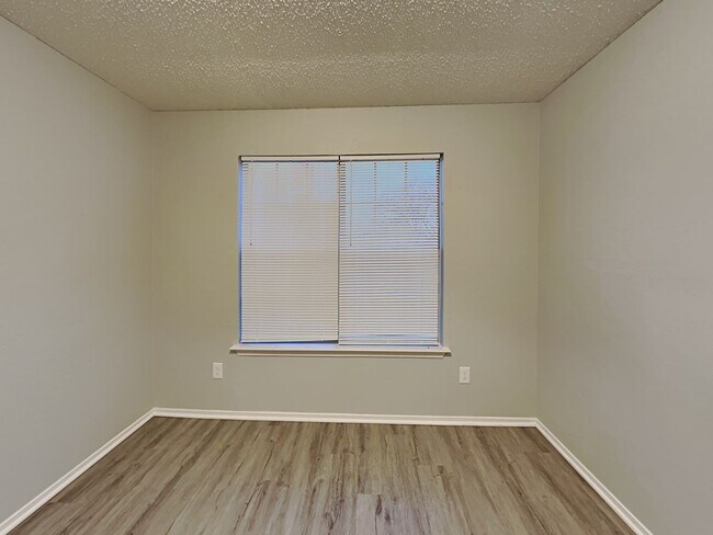 Building Photo - Newly Renovated Single Family Home | 3 BR/2BA | Near Downtown Dallas!