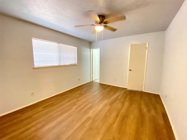 Building Photo - 1428 Big Bend Dr