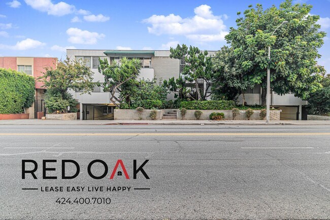 Building Photo - 7540 Fountain Ave