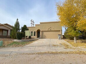 Building Photo - East El Paso 4 bed Refrig A/C with Solar Panels!