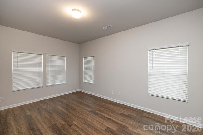 Building Photo - 208 S Bell Ave
