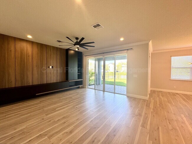 Building Photo - 3615 Voyager Ln