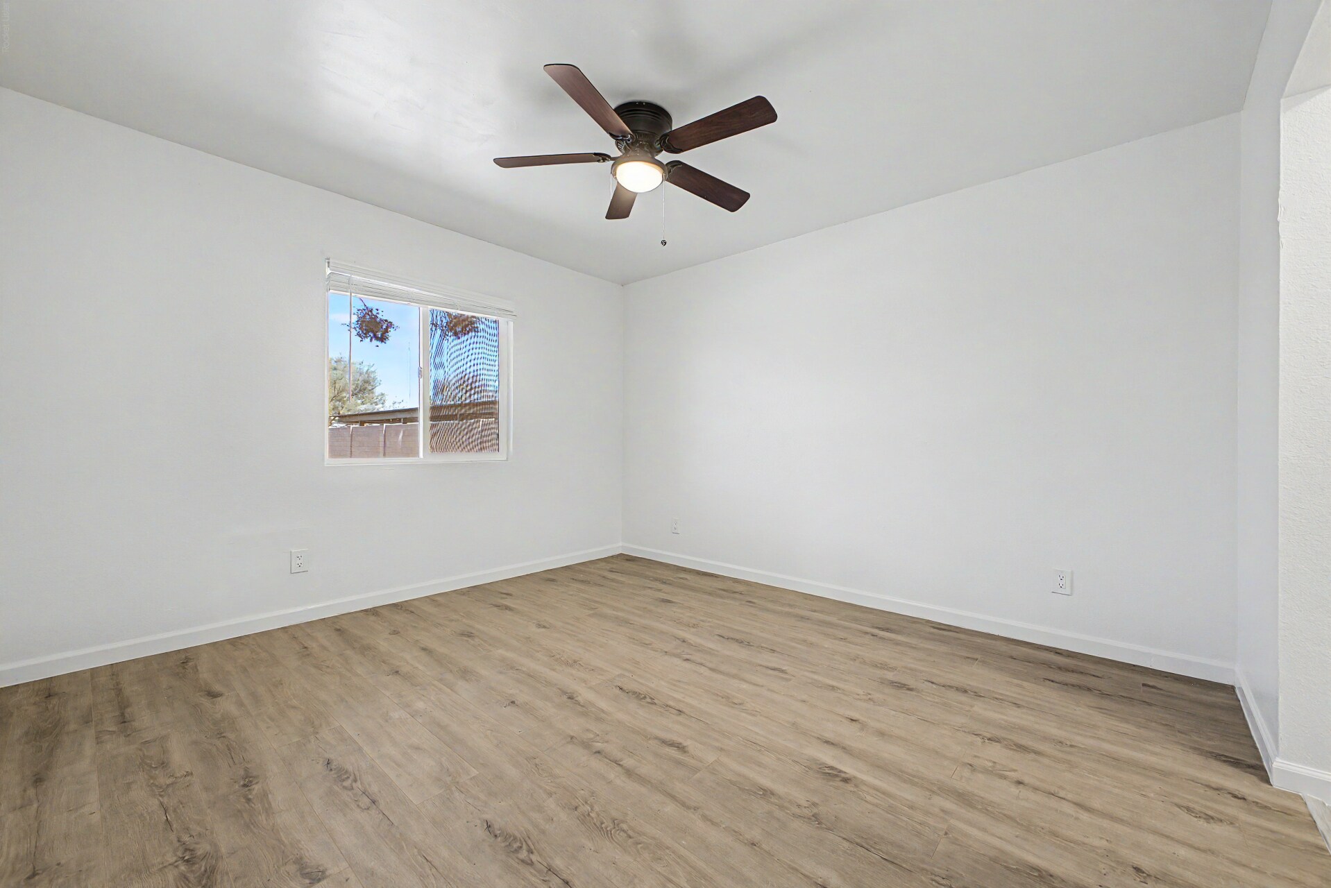 Building Photo - 2937 E Beck Ln