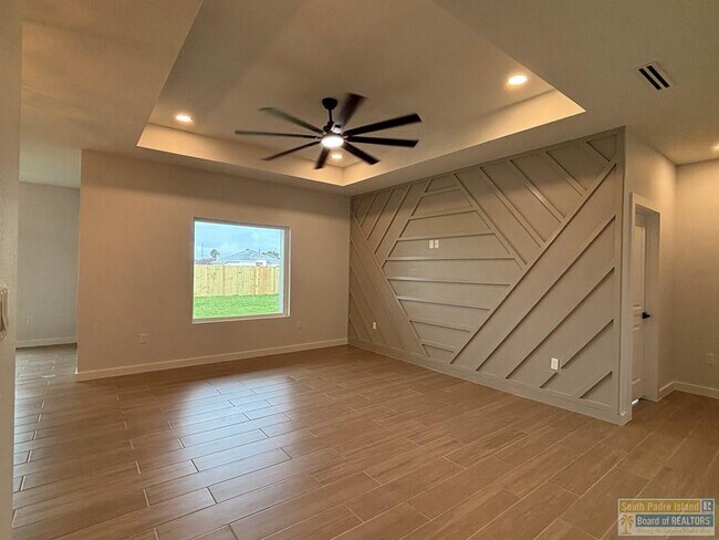 Building Photo - 3032 Eliseo Villarreal Ave