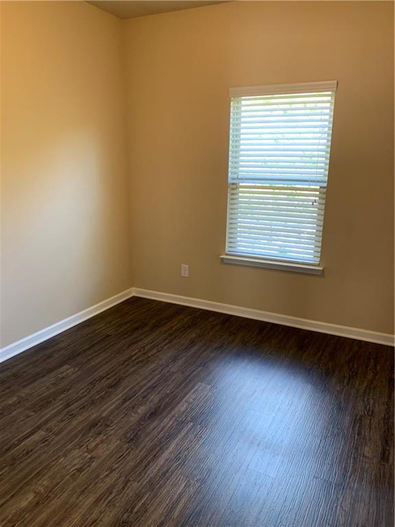 Building Photo - 549 Oakside Pl