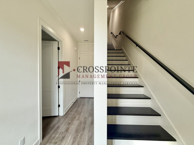 Building Photo - Tour Today! Stunning 3 Bedroom, 3.5 Bath Townhome!