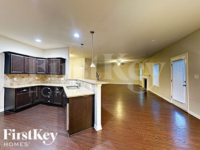 Building Photo - 7 Abington Ln