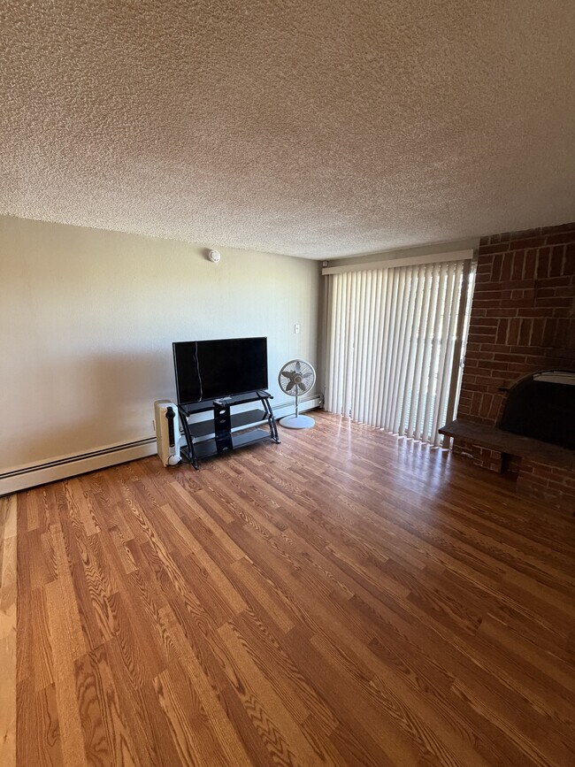 Building Photo - 1302 S Parker Rd