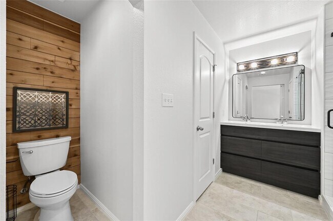 Building Photo - 6909 Bay City Bend