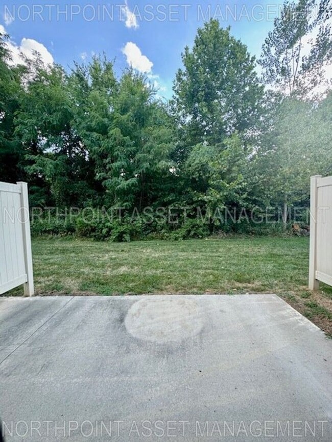 Building Photo - PRICE REDUCED!
